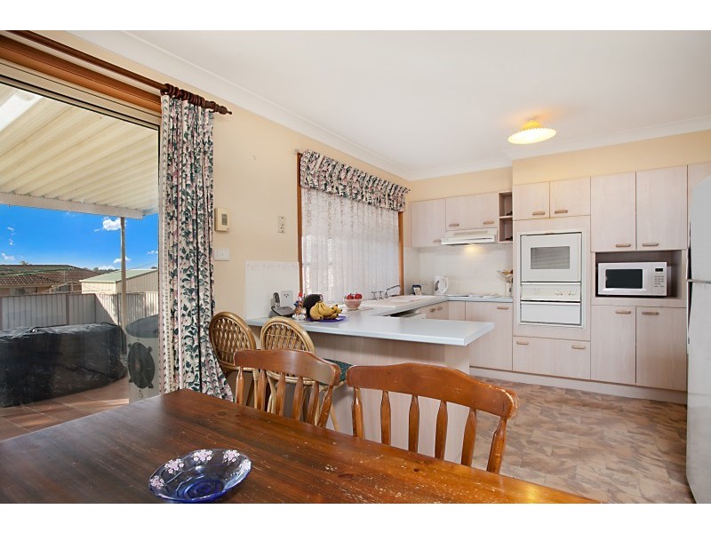 6 Elizabeth Close, Thornton NSW 2322