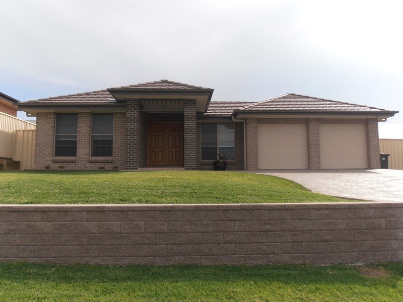 12 Laurina Avenue, Thornton NSW 2322
