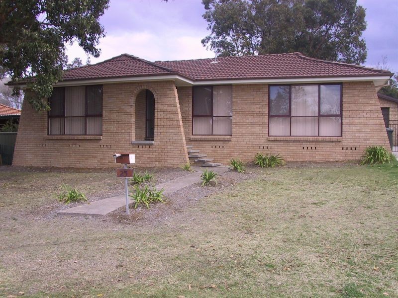 25 Stonehaven Drive, Metford NSW 2323