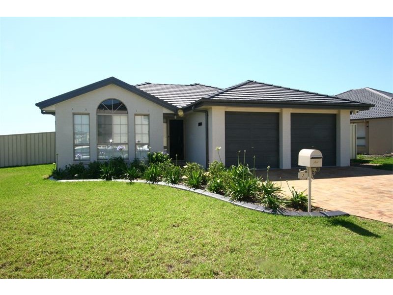 2  Sandalin Avenue, Thornton NSW 2322
