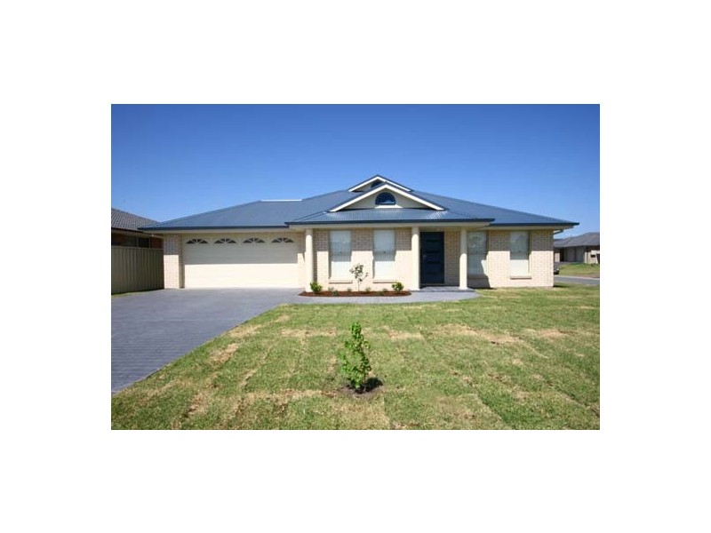 8  Streeton Drive, Metford NSW 2323