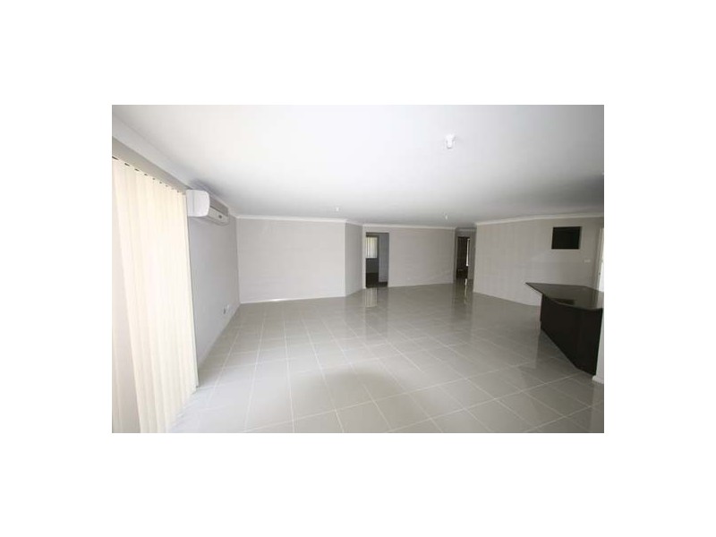 8  Streeton Drive, Metford NSW 2323