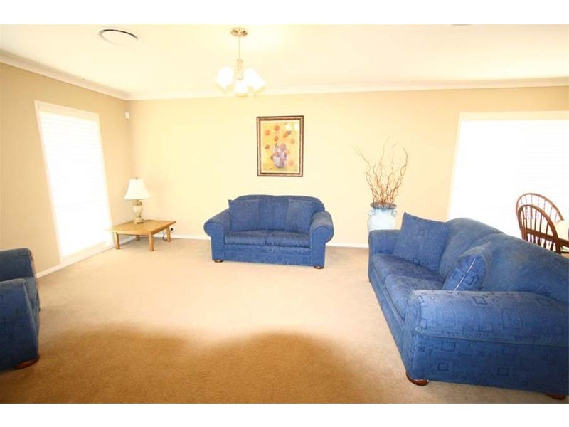 37 Yaldara Avenue, Thornton NSW 2322