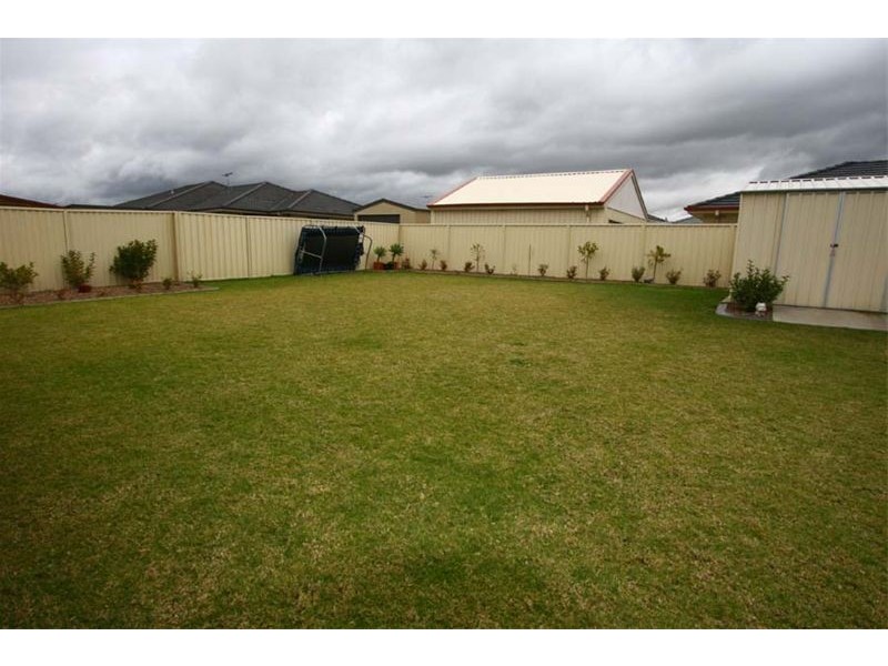 37 Yaldara Avenue, Thornton NSW 2322