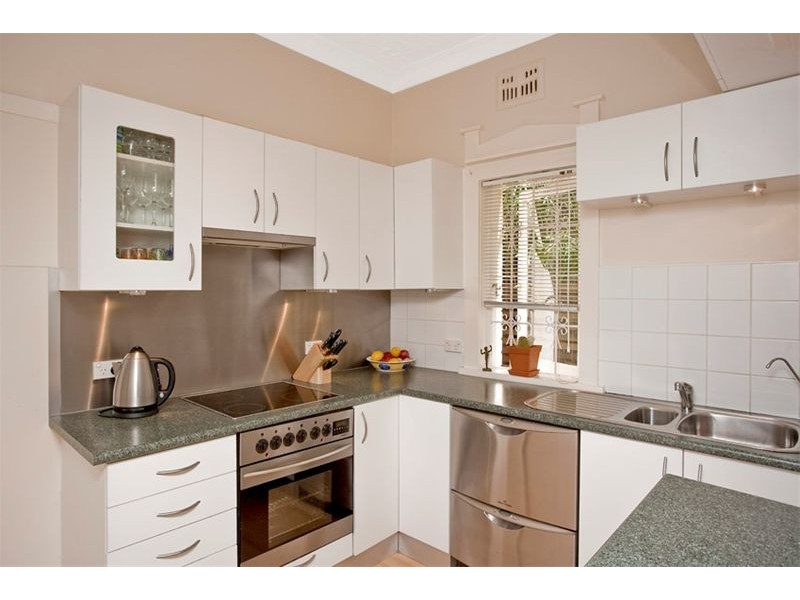 2/84 Beach Road, Bondi Beach NSW 2026