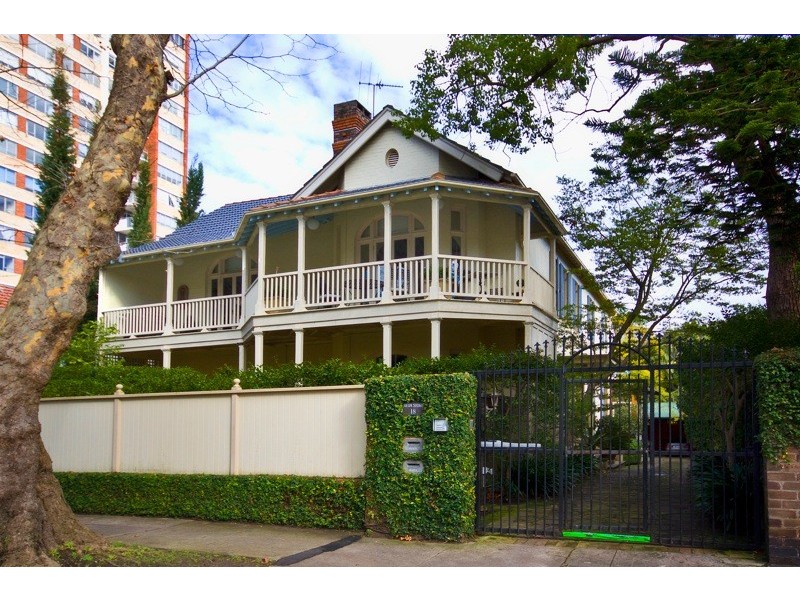 2/18 Fullerton Street, Woollahra NSW 2025