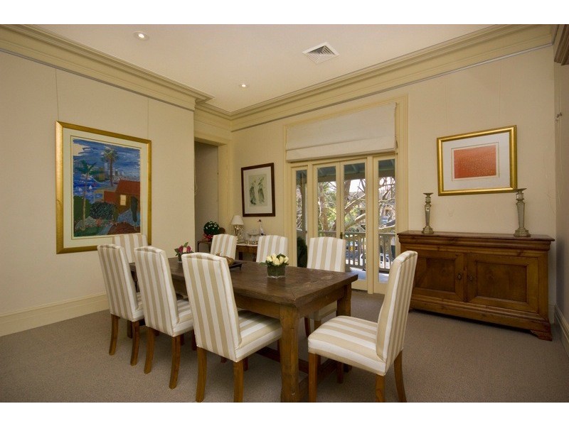 2/18 Fullerton Street, Woollahra NSW 2025