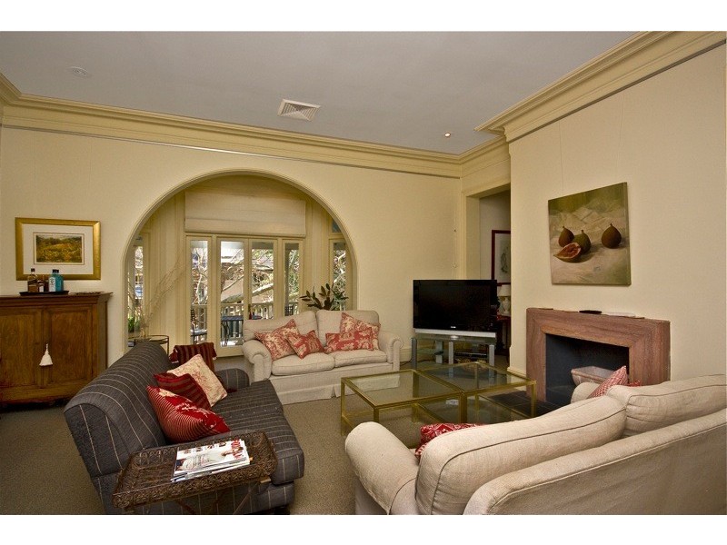 2/18 Fullerton Street, Woollahra NSW 2025