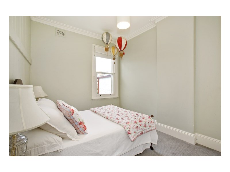 8 Ruthven Street, Bondi Junction NSW 2022