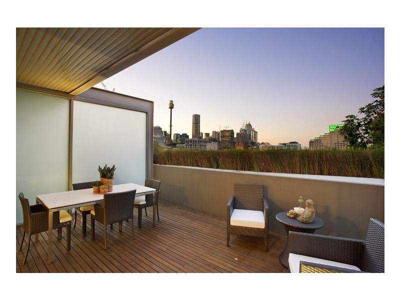 8/2 Kings Lane (between Crown & Riley Street), Darlinghurst NSW 2010