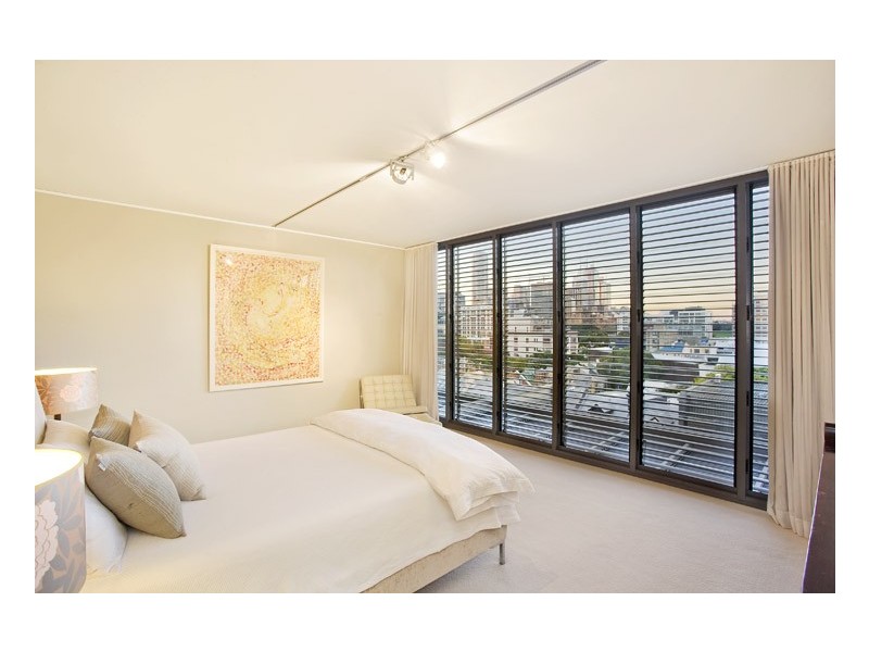 8/2 Kings Lane (between Crown & Riley Street), Darlinghurst NSW 2010