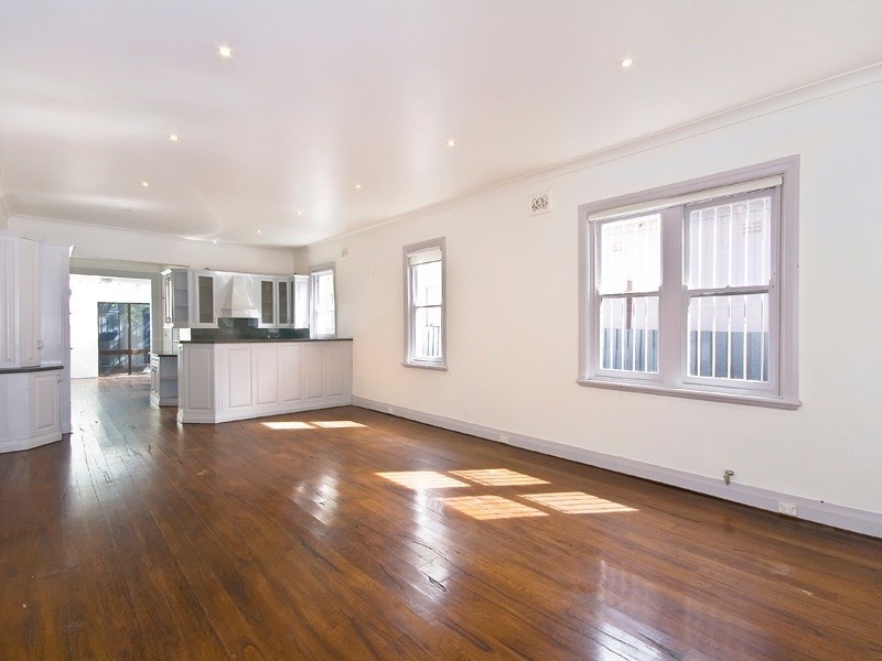 21 Rowland Avenue, Tamarama NSW 2026