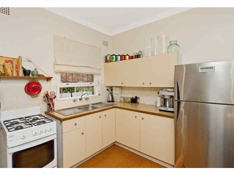 2/70 Henrietta Street, Waverley NSW 2024