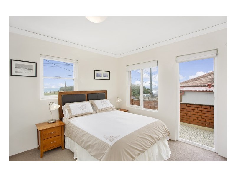 2/91 Fletcher Street, Tamarama NSW 2026