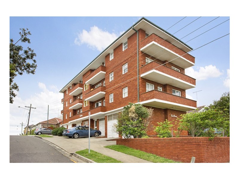 2/91 Fletcher Street, Tamarama NSW 2026