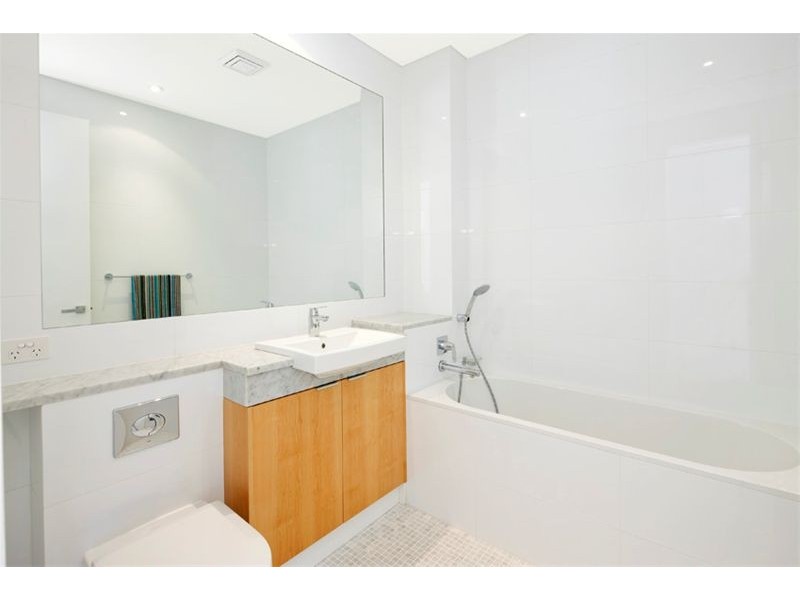 2/8 Francis Street, Bondi Beach NSW 2026