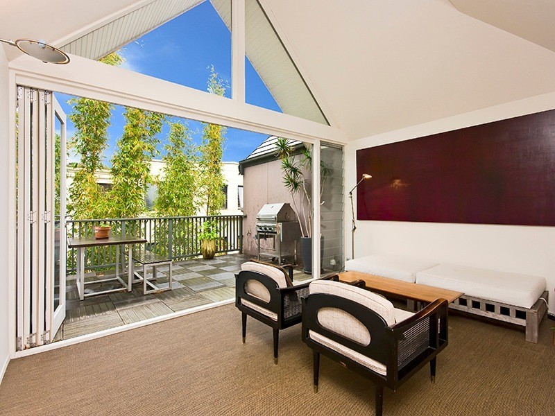 3/4 Holdsworth Avenue, Elizabeth Bay NSW 2011