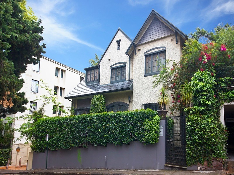 3/4 Holdsworth Avenue, Elizabeth Bay NSW 2011