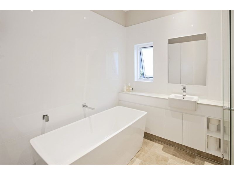 2 Inglethorpe Avenue, Kensington NSW 2033