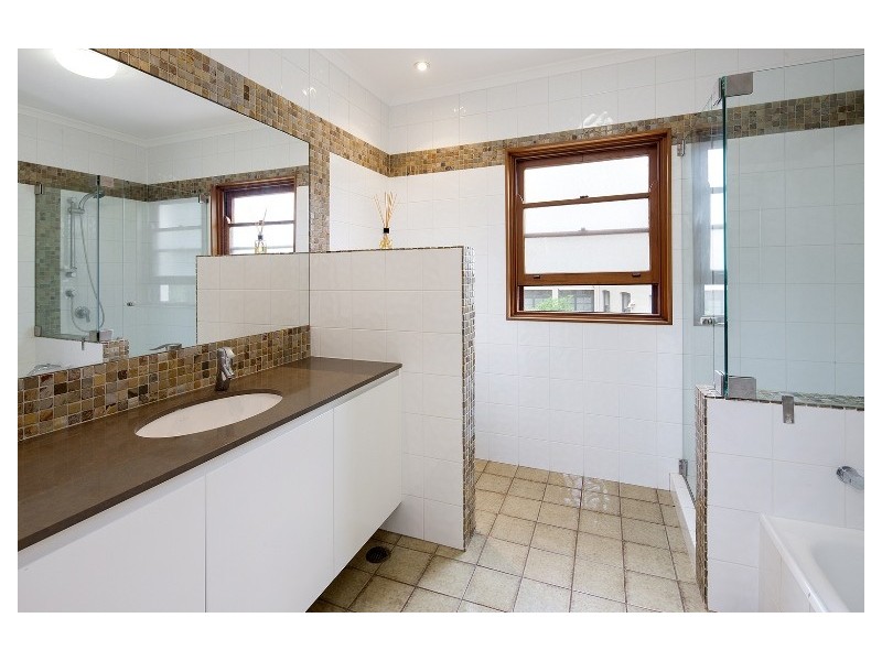 House 2 of 339 Edgecliff Road, Woollahra NSW 2025