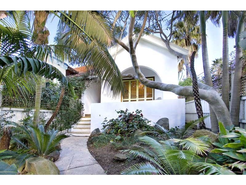 2  Rowland Avenue, Bondi Beach NSW 2026