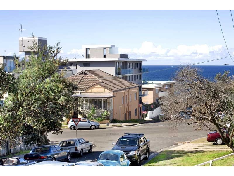 2  Rowland Avenue, Bondi Beach NSW 2026