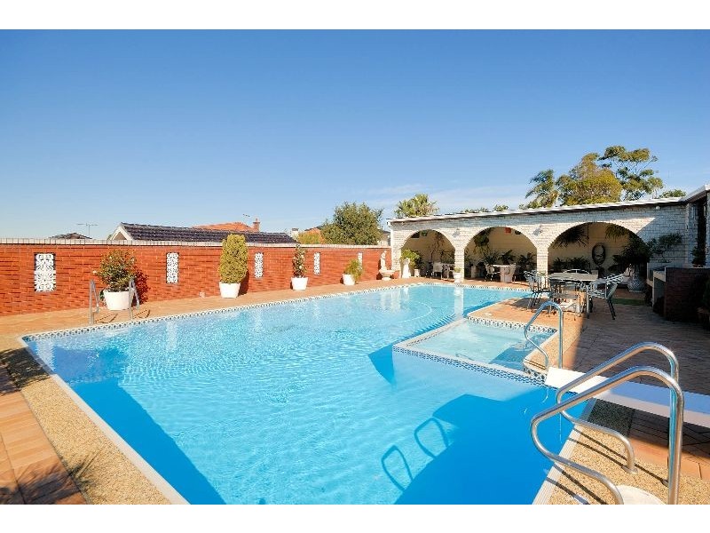 112-112A  Forest Road (Cnr of Mount St), Arncliffe NSW 2205