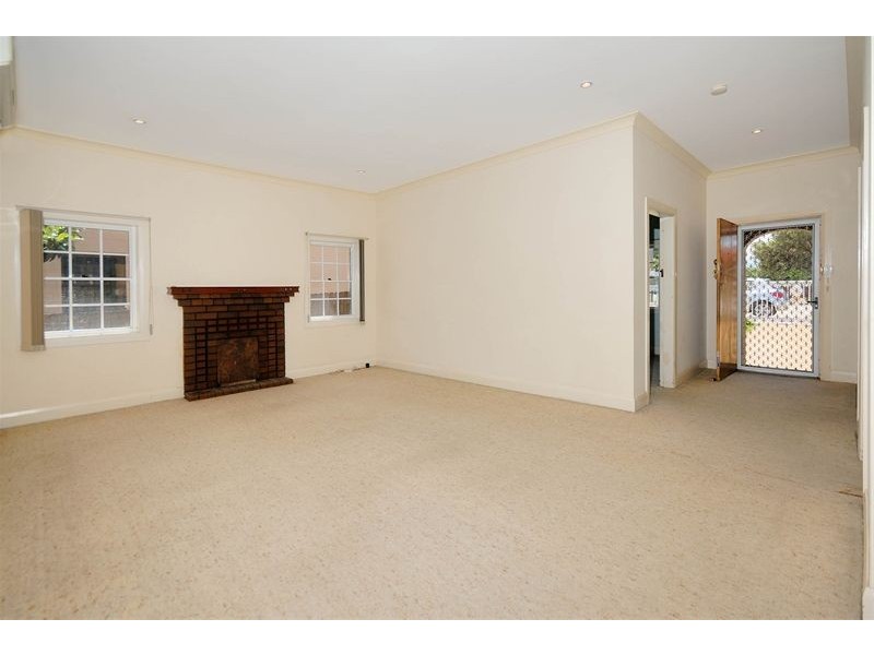 697  Forest Road, Bexley NSW 2207