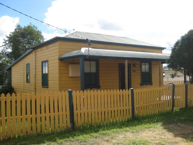 11 Mulbring Street, Cessnock NSW 2325