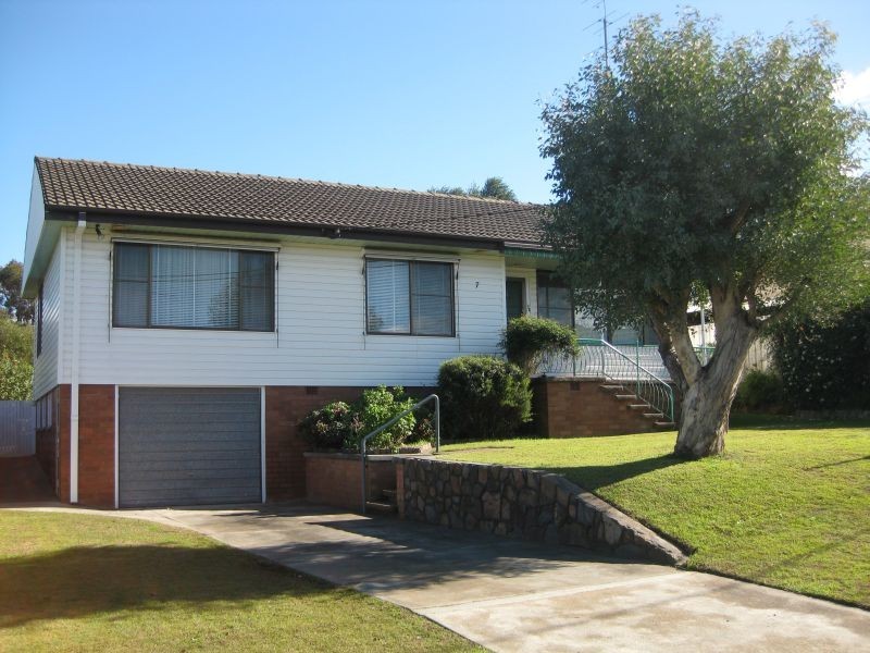 7 Buckland Avenue, Cessnock NSW 2325