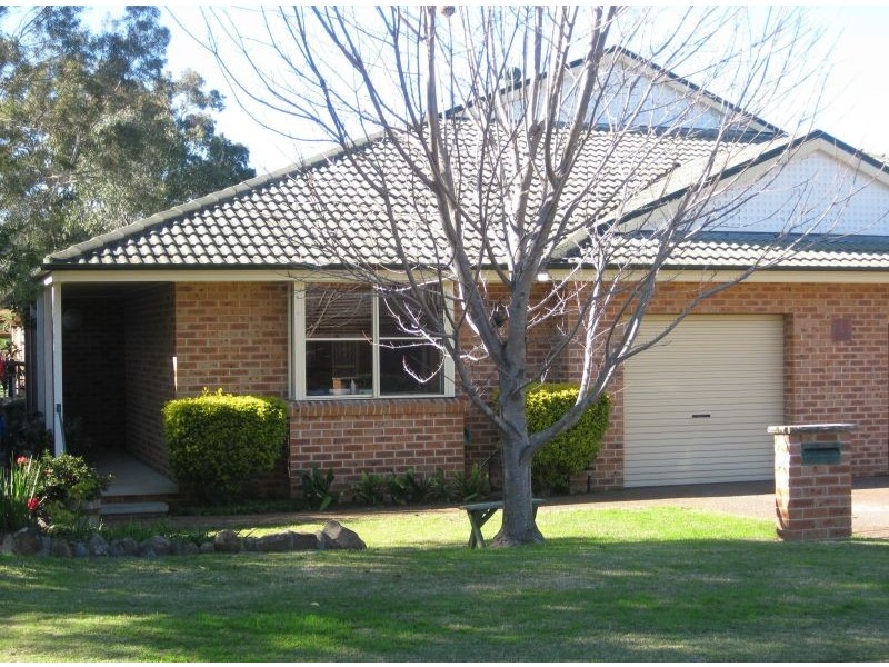 2/28 Links Avenue, Cessnock NSW 2325