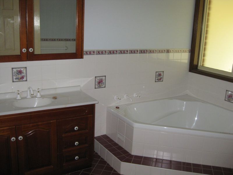 211 Elderslie Road, Elderslie NSW 2335