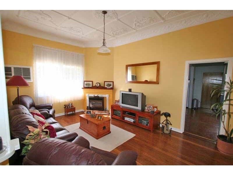 1 Ellalong Road, Pelton NSW 2325