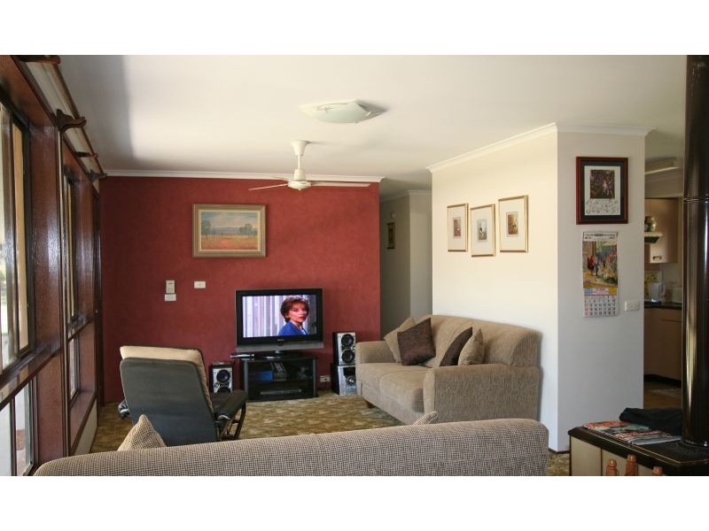 44 Heaton Road, Quorrobolong NSW 2325