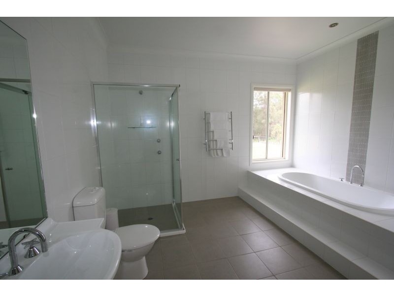 9 Merewether Close, North Rothbury NSW 2335