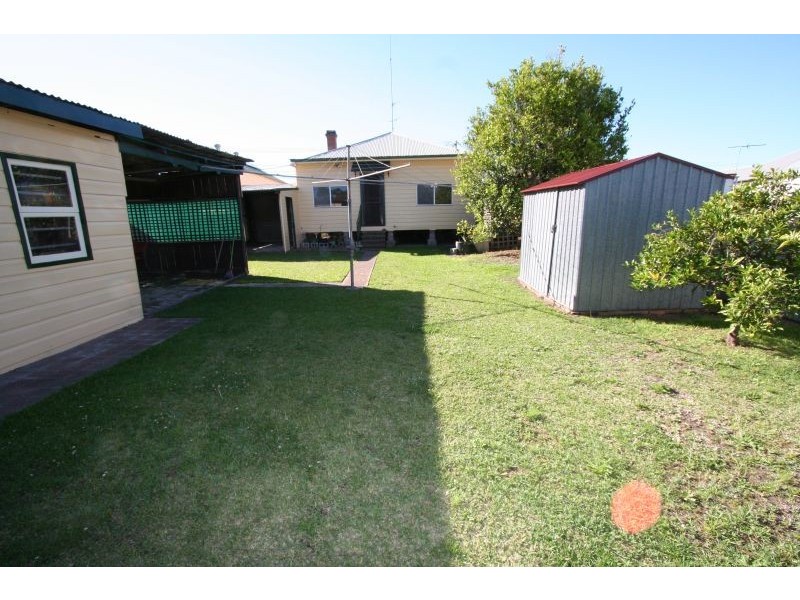 11 Daniel Street, Cessnock NSW 2325