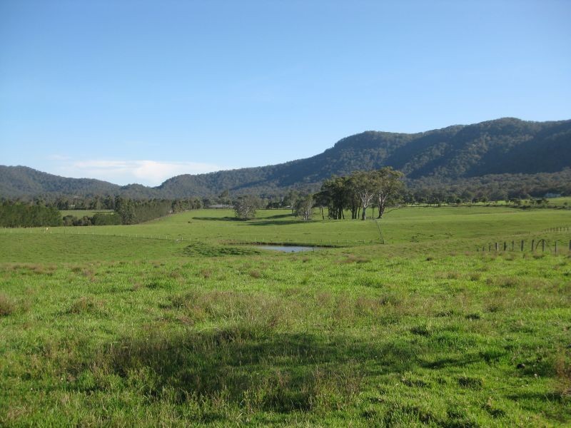 192 Gills Road, Brunkerville NSW 2323