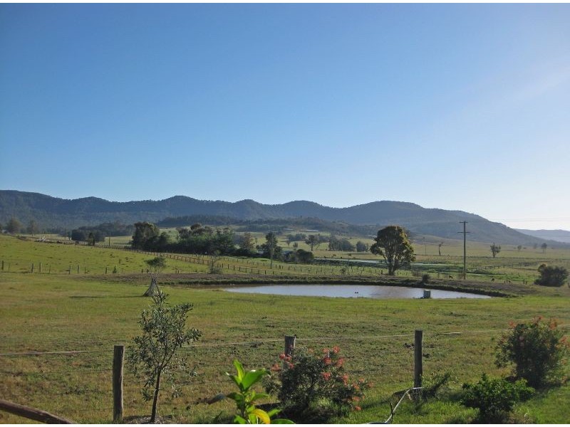 155 Barraba Lane, Quorrobolong NSW 2325