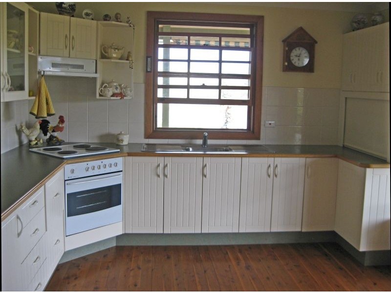 155 Barraba Lane, Quorrobolong NSW 2325