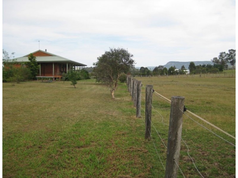 155 Barraba Lane, Quorrobolong NSW 2325