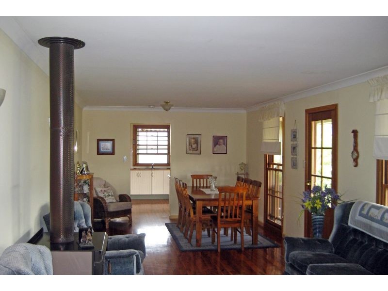 155 Barraba Lane, Quorrobolong NSW 2325