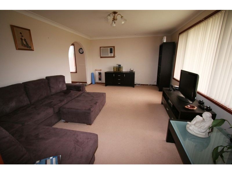 107 Macquarie Ave, Cessnock NSW 2325