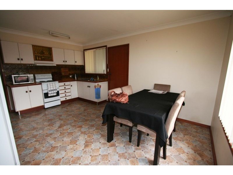 107 Macquarie Ave, Cessnock NSW 2325