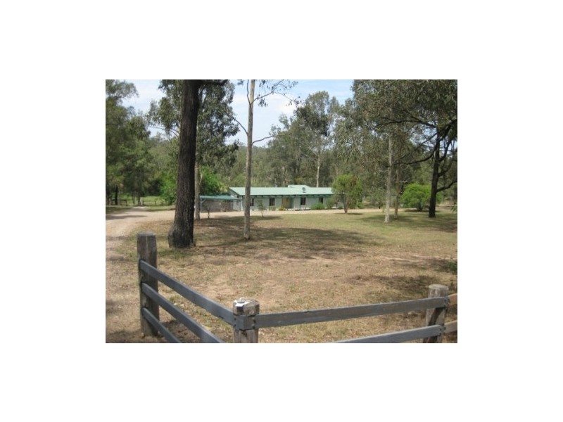 112 Tuckers Lane, Rothbury NSW 2320