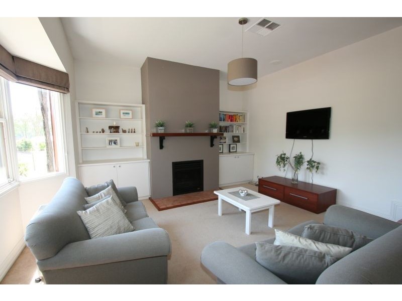 8 Tallowood Drive, Nulkaba NSW 2325