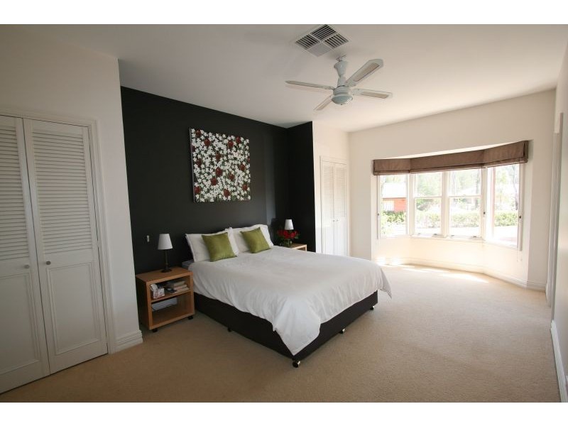 8 Tallowood Drive, Nulkaba NSW 2325