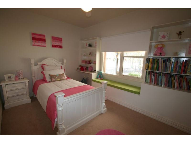 8 Tallowood Drive, Nulkaba NSW 2325