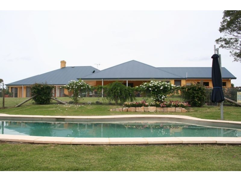 141 Camp Road, Lovedale NSW 2325