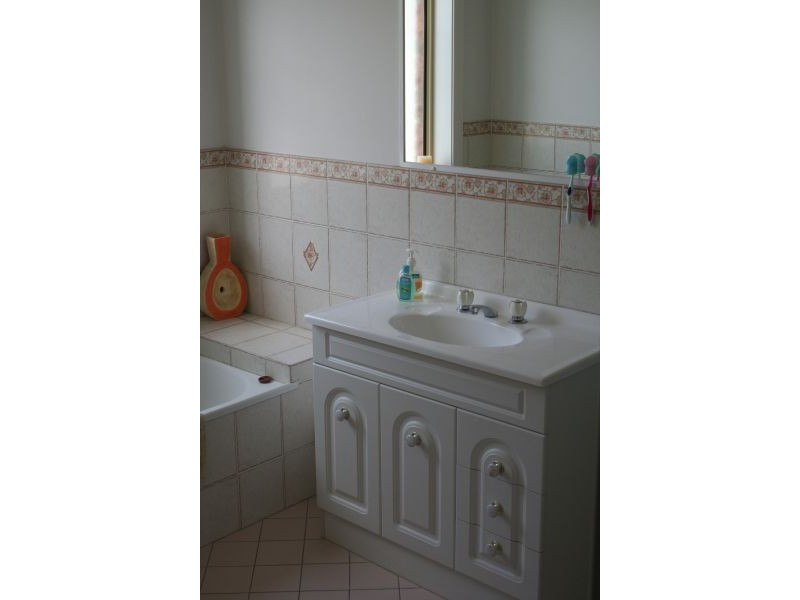 2/8B  Shedden Street, Cessnock NSW 2325