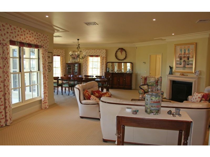 25 Londons Road, Lovedale NSW 2325